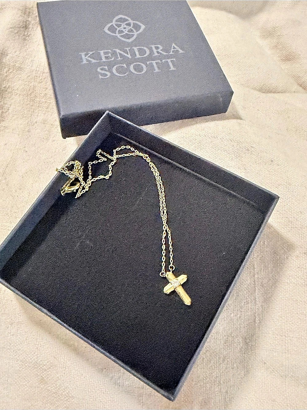 Kendra Scott Cross Gold Pendant Necklace Gold